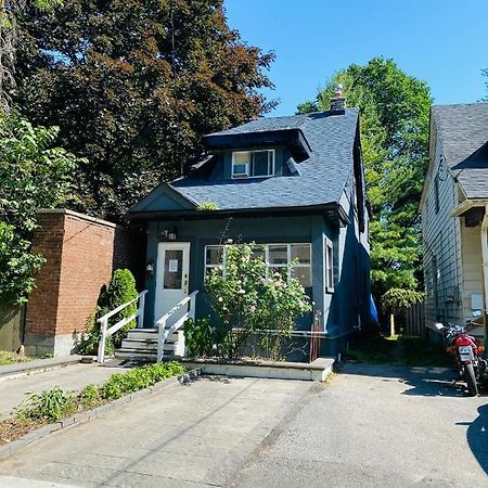 Lovely II Space Share A Room East York Canada Торонто Экстерьер фото