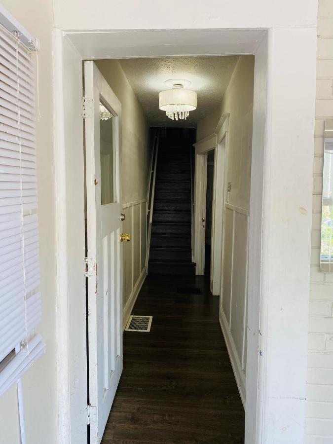Lovely II Space Share A Room East York Canada Торонто Экстерьер фото