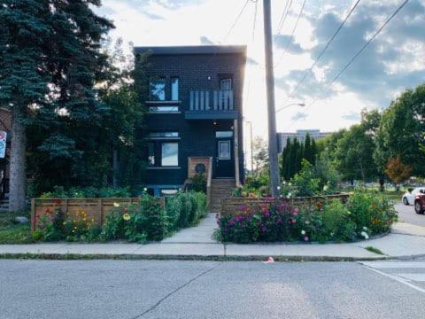 Lovely II Space Share A Room East York Canada Торонто Экстерьер фото